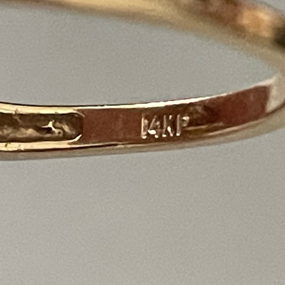 Ruby/ Diamond chip Ring - Picture 3 of 3